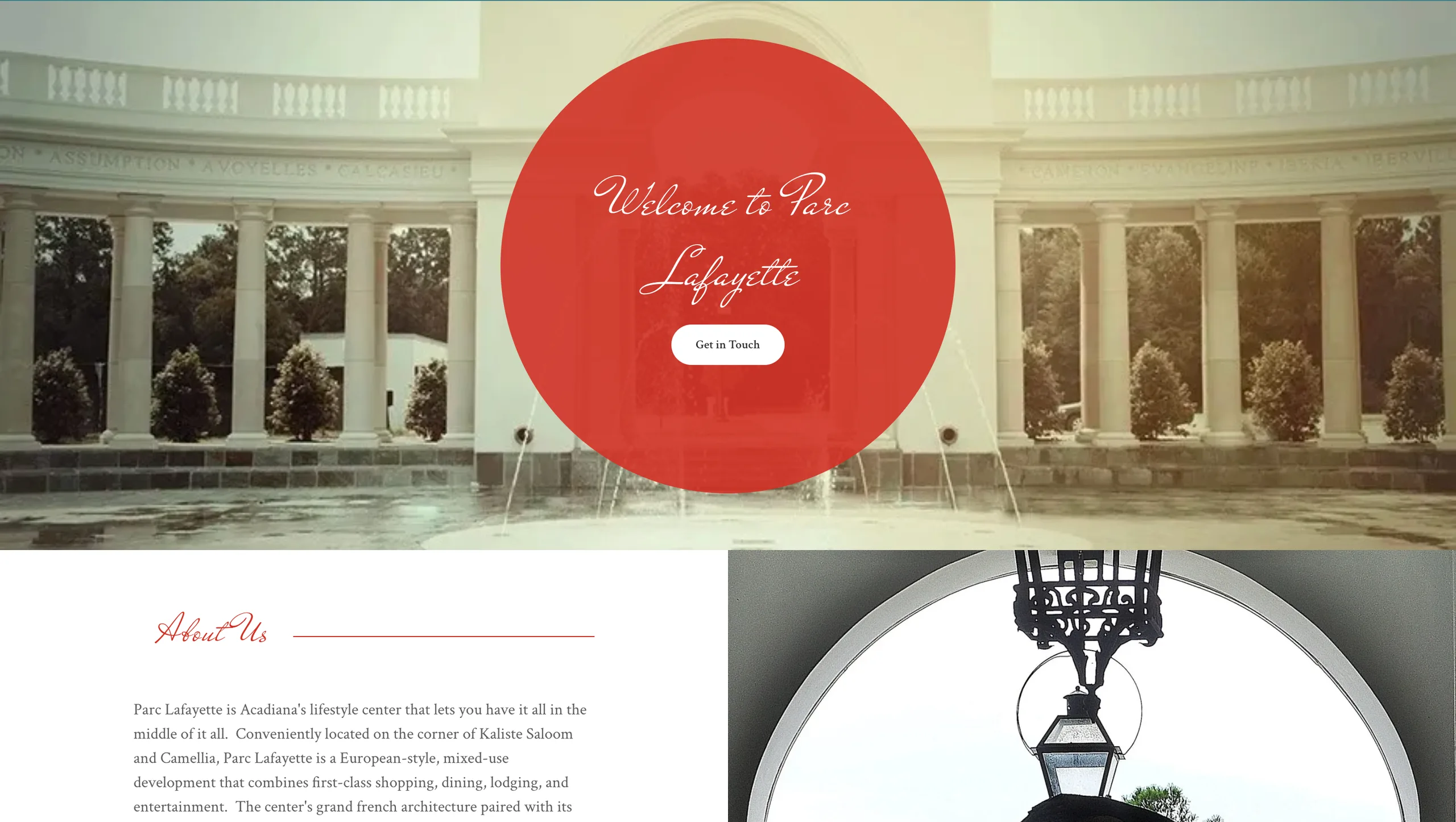 Parc Lafayette Website screenshot with a red circle over a columned building facade.